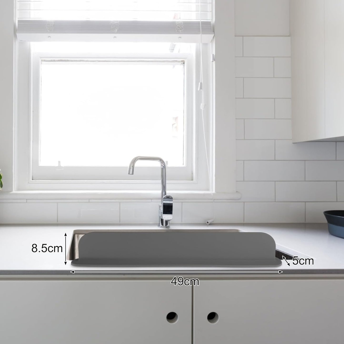 Kitchen Sink Splash Guard Silicone Sink Water Splash Guard Splatter Baffle Board With Sponge Holder For Home Countertop Protector(mint green)