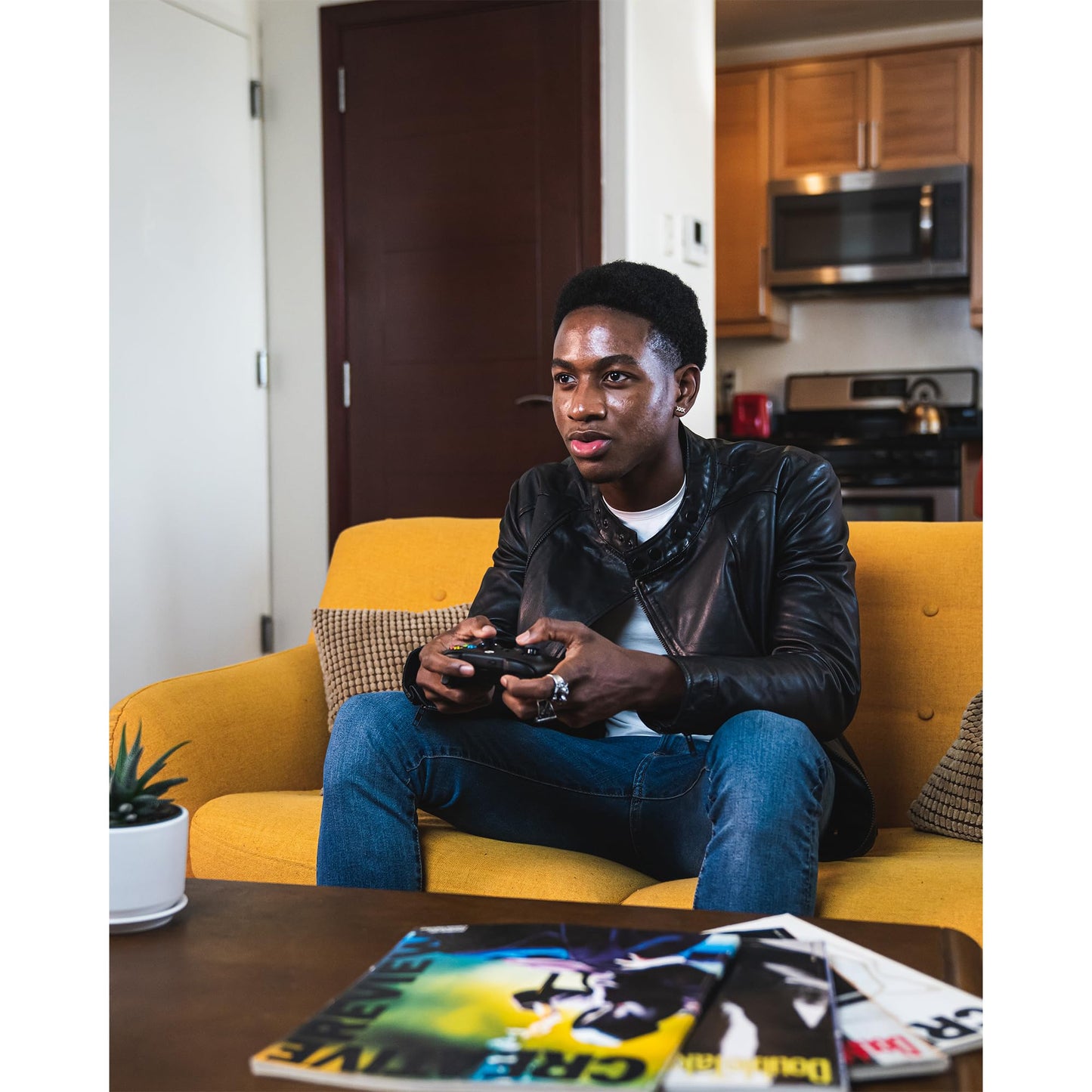 Xbox Wireless Controller – Carbon Black Series X|S, One, and Windows Devices