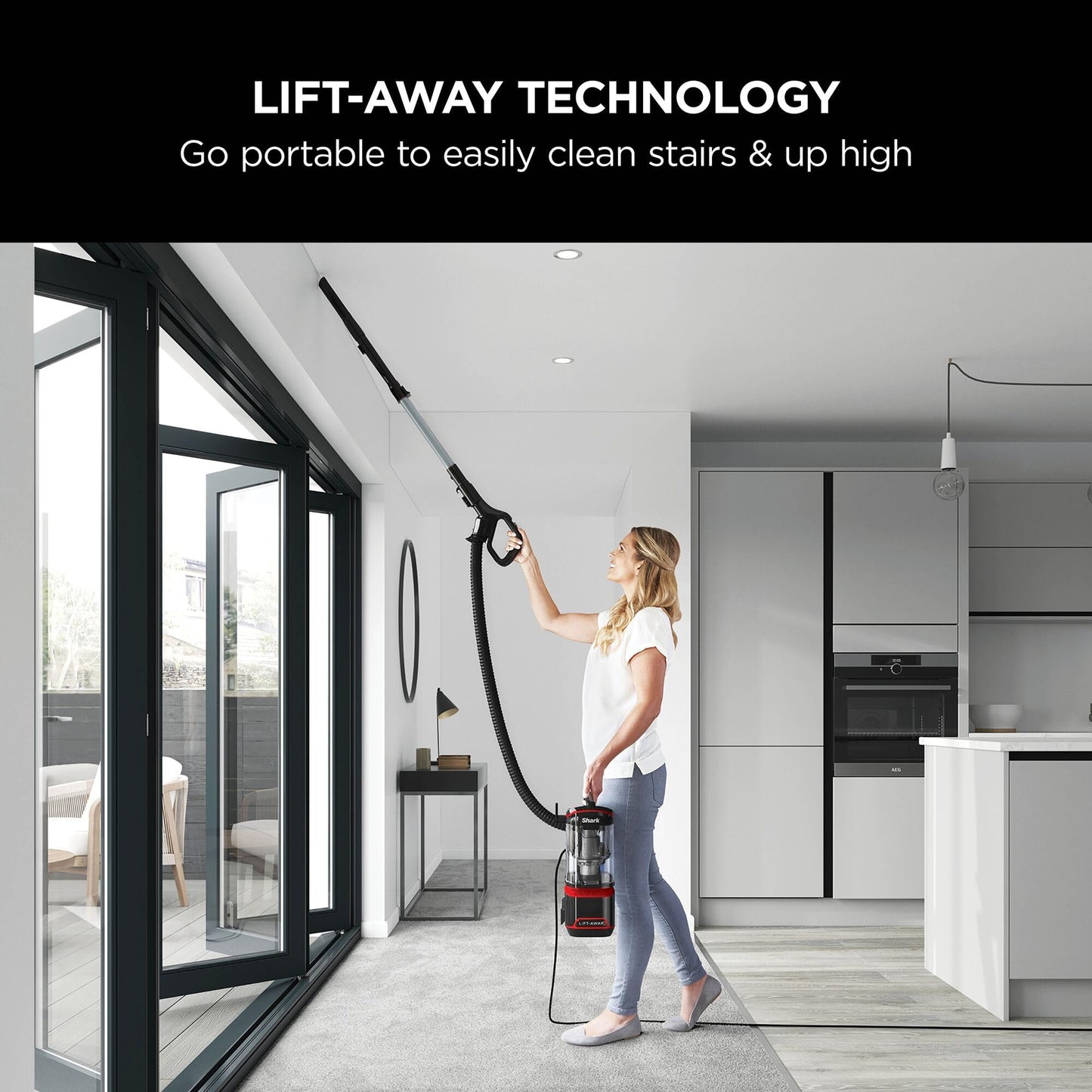 Shark Corded Upright Vacuum Cleaner 1.1L with Lift-Away Technology, Pet Model