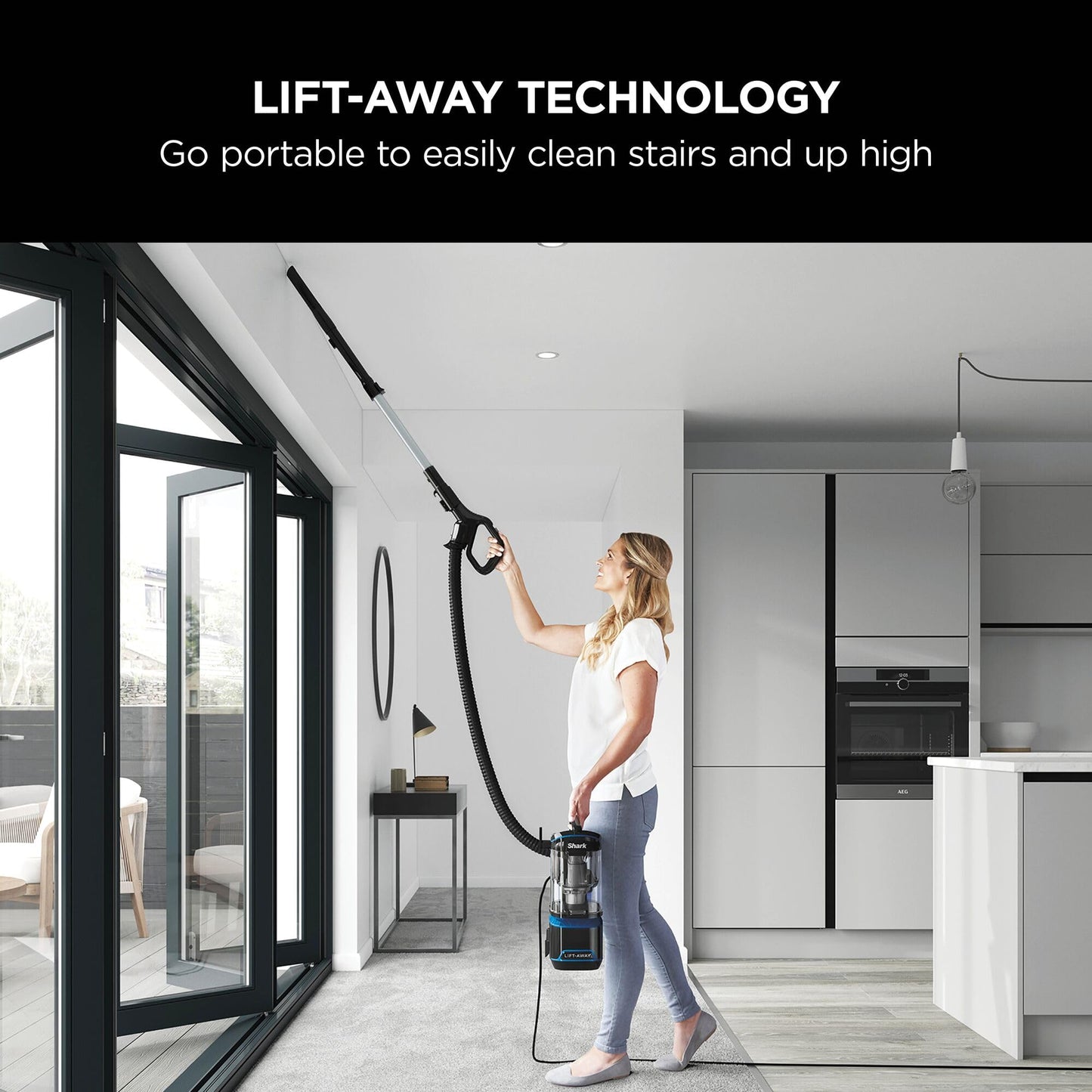 Shark Corded Upright Vacuum Cleaner 1.1L with Lift-Away Technology, Pet Model